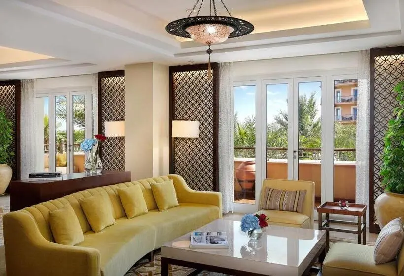 سوئیت کلوب با چشم‌انداز باغ, The Ritz-Carlton, Dubai