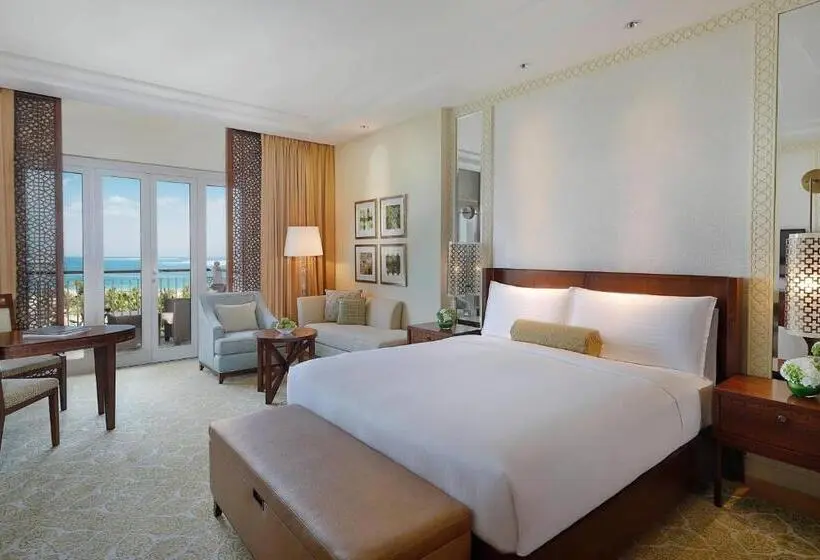 اتاق استاندارد با تخت بزرگ, The Ritz-Carlton, Dubai