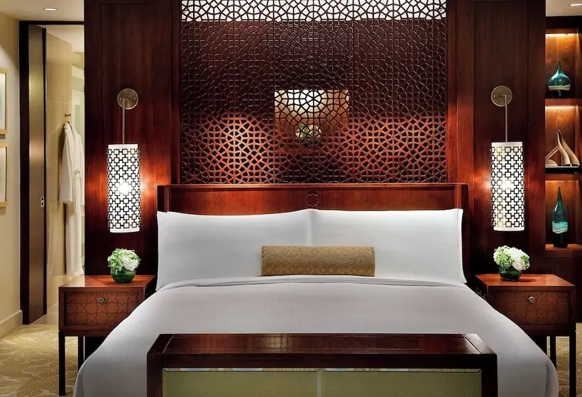 سوئیت کلاب, The Ritz-Carlton, Dubai