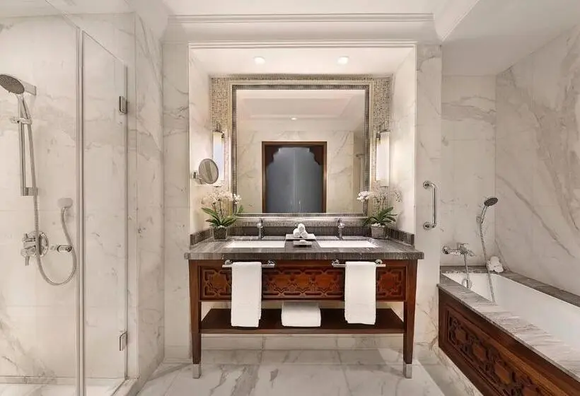 اتاق لوکس با تخت بزرگ, The Ritz-Carlton, Dubai