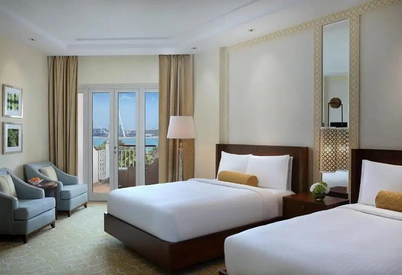 Club Room King Bed, The Ritz-Carlton, Dubai