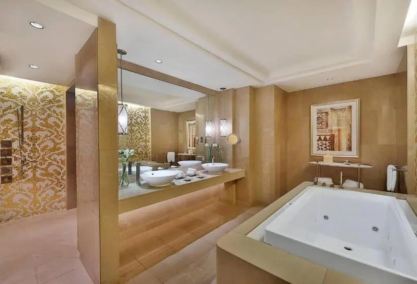 سوئیت سلطنتی 2 خوابه, The Ritz-Carlton, Dubai