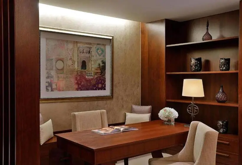 سوئیت سلطنتی 2 خوابه, The Ritz-Carlton, Dubai