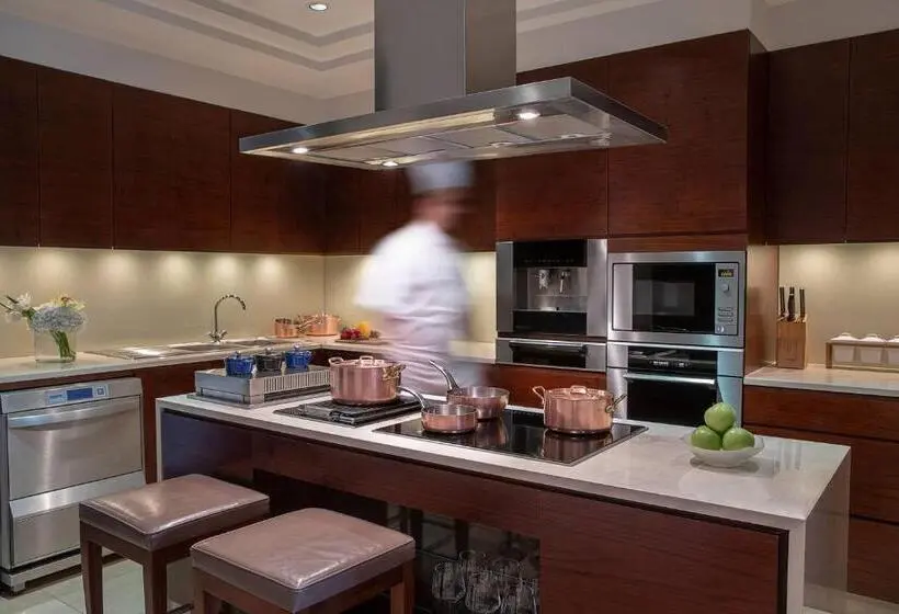 سوئیت سلطنتی 2 خوابه, The Ritz-Carlton, Dubai