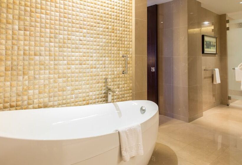 Club Room Sea View, The Ritz-Carlton, Dubai