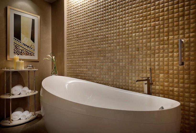 سوئیت کلاب, The Ritz-Carlton, Dubai