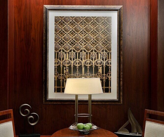 سوئیت کلاب, The Ritz-Carlton, Dubai