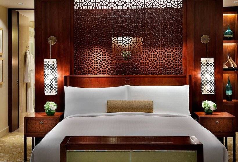 Club Room Sea View, The Ritz-Carlton, Dubai