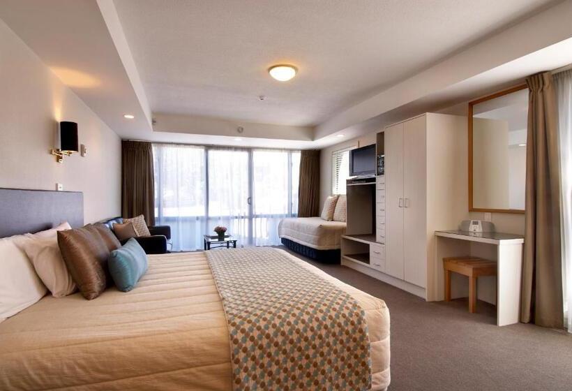 استودیو اجرایی, Hurley S Of Queenstown