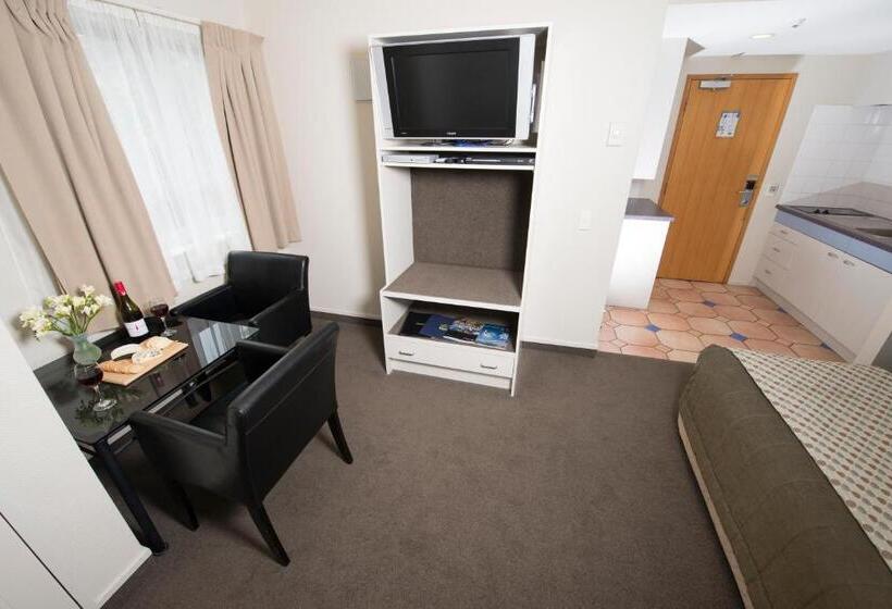 استودیوی استاندارد, Hurley S Of Queenstown