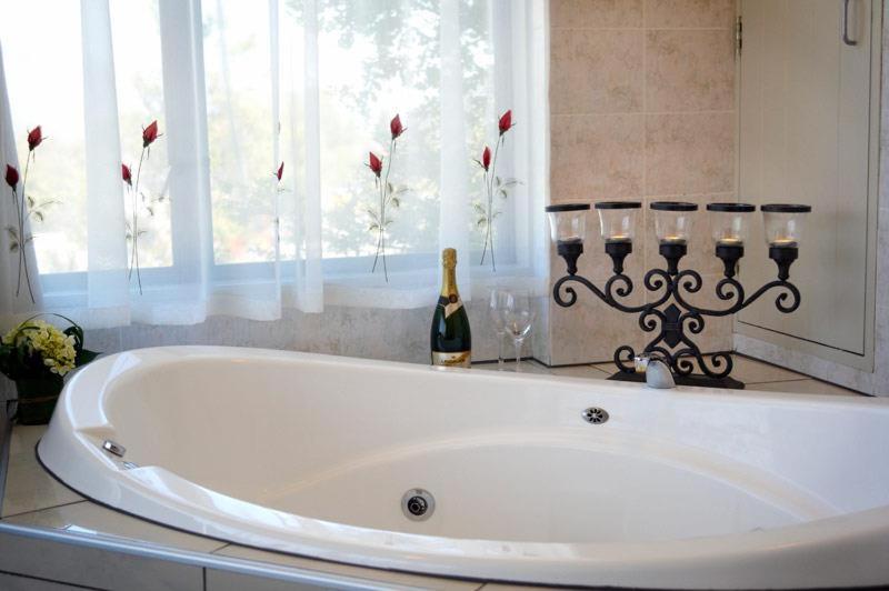 سوییت, Hurley S Of Queenstown