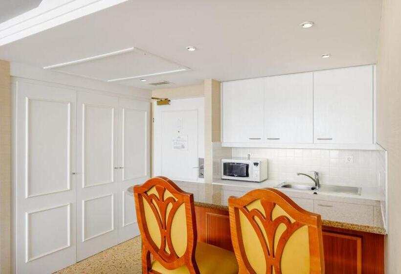 Апартаменты 2 Спальни, Millennium Court, Budapest  Marriott Executive Apartments