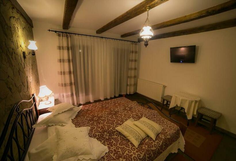 غرفة قياسية, Casa Verde