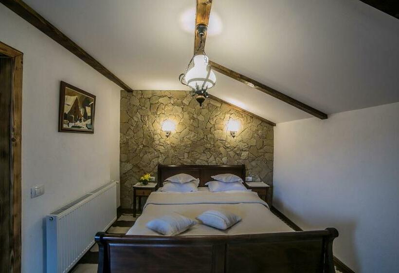 غرفة قياسية, Casa Verde