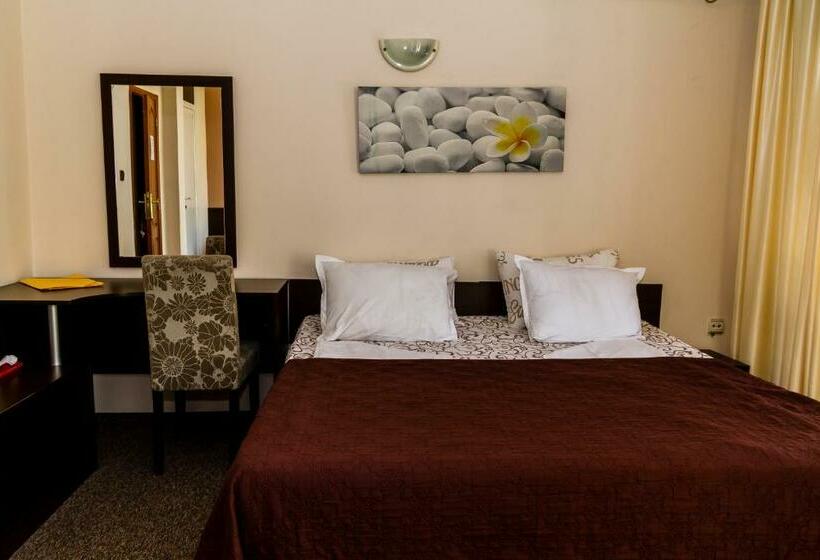 スーペリアールーム, Sezoni South Burgas