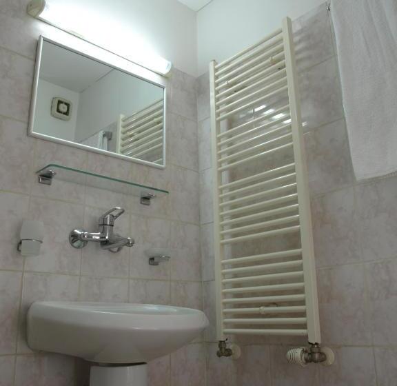 スタンダードトリプルルーム, Sezoni South Burgas