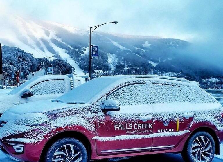 דירת חדר, Dreamers