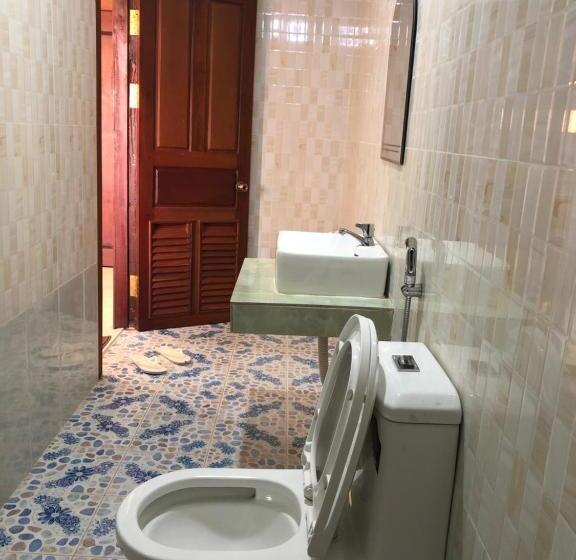 Camera Familiare, Savet Guesthouse