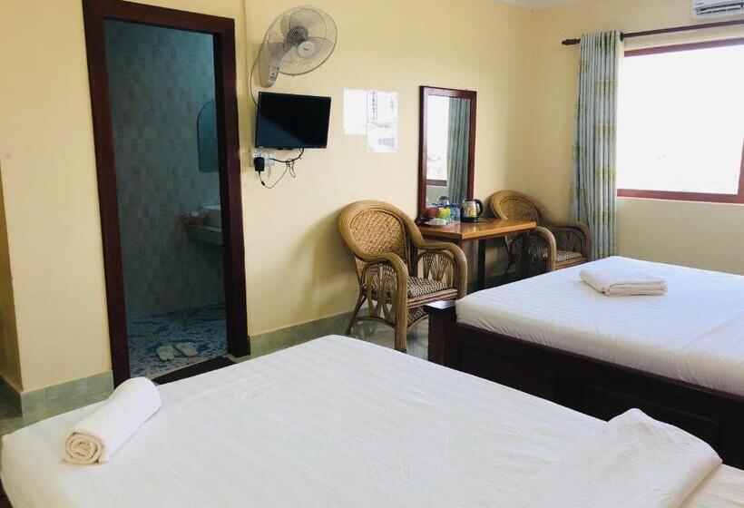 Camera Familiare, Savet Guesthouse