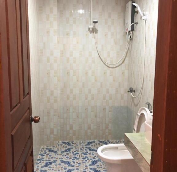 Camera Deluxe, Savet Guesthouse