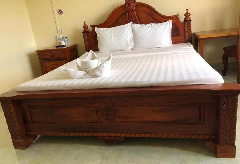 Camera Standard, Savet Guesthouse