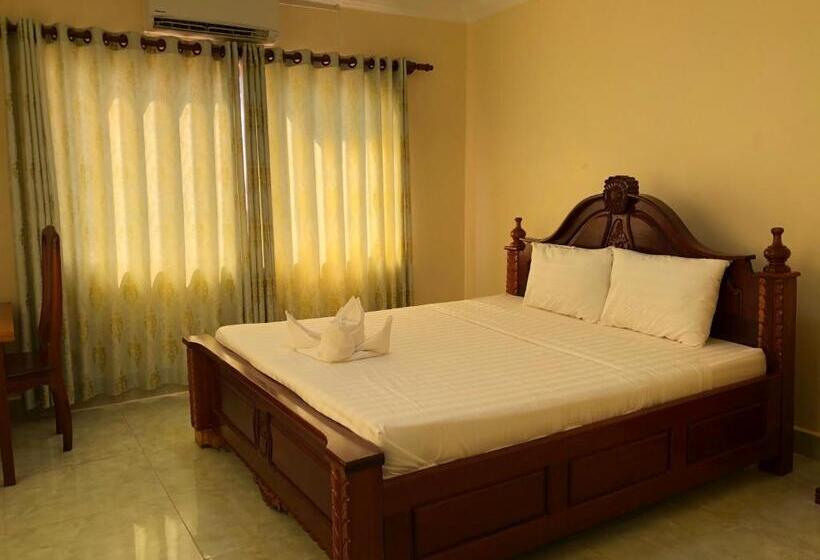 Camera Standard, Savet Guesthouse