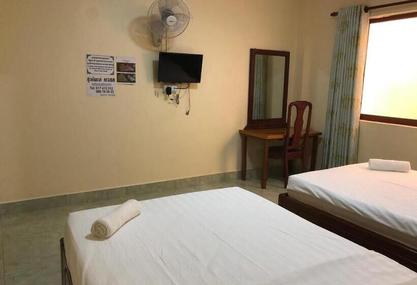 Camera Economy, Savet Guesthouse