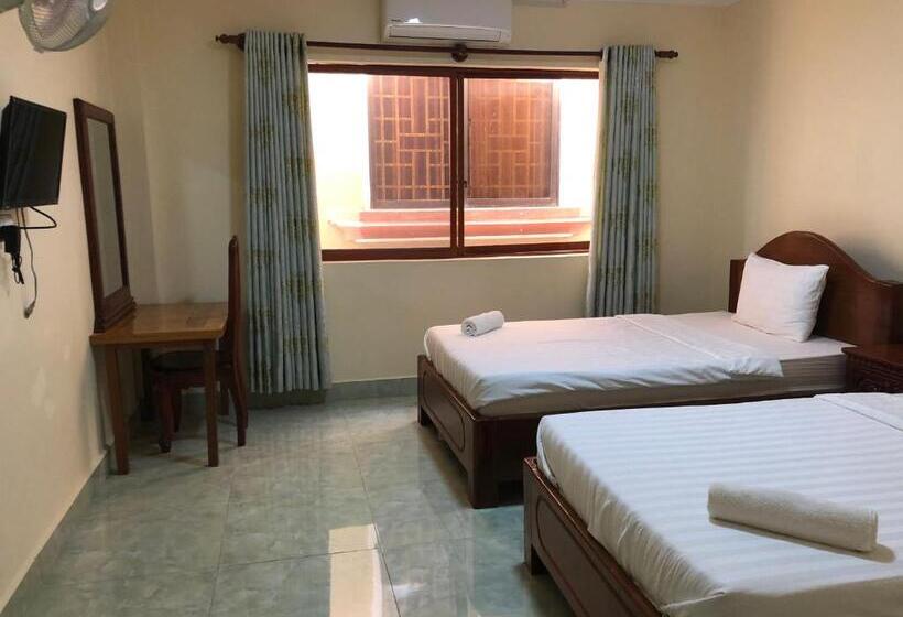 Camera Standard, Savet Guesthouse