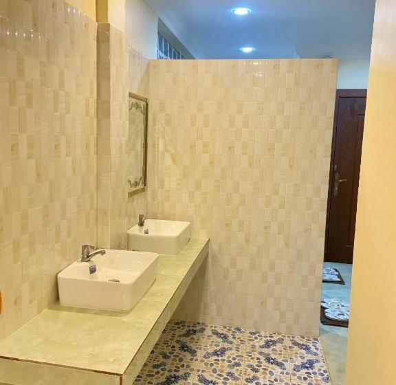 Camera Tripla Deluxe, Savet Guesthouse