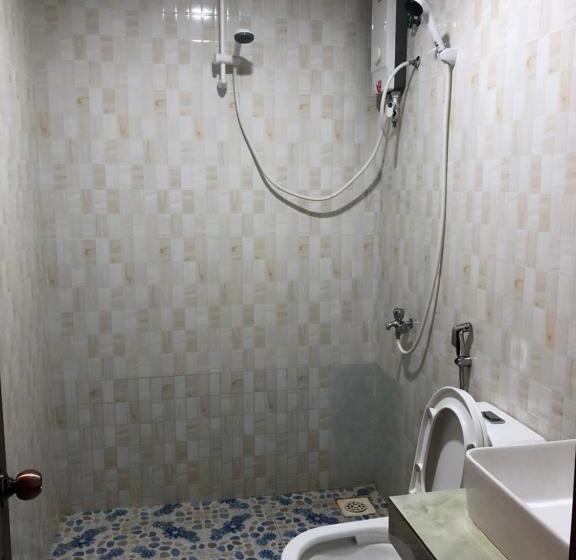 Camera Standard, Savet Guesthouse