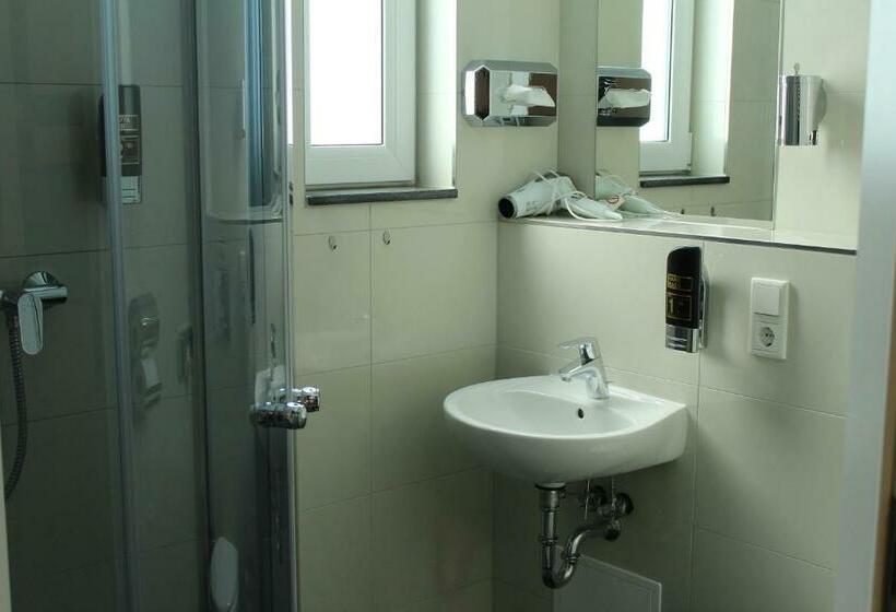 标准间, Lovely Studio Cologne West   Neues Momomotel