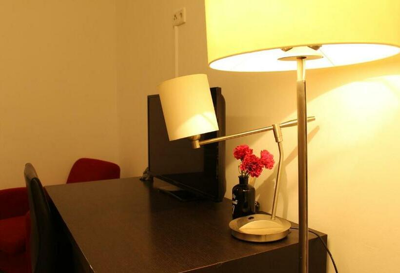 标准间, Lovely Studio Cologne West   Neues Momomotel