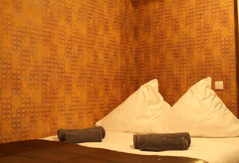 家庭间, Lovely Studio Cologne West   Neues Momomotel