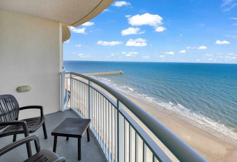 سوییت لوکس, Sandy Beach Resort