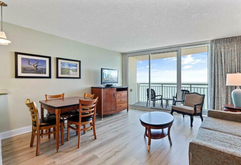 سوییت لوکس, Sandy Beach Resort