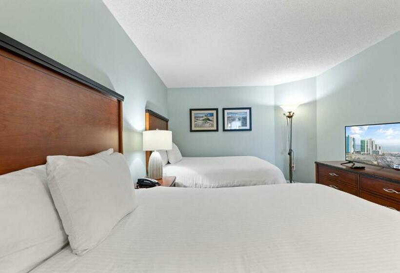 سوییت لوکس, Sandy Beach Resort