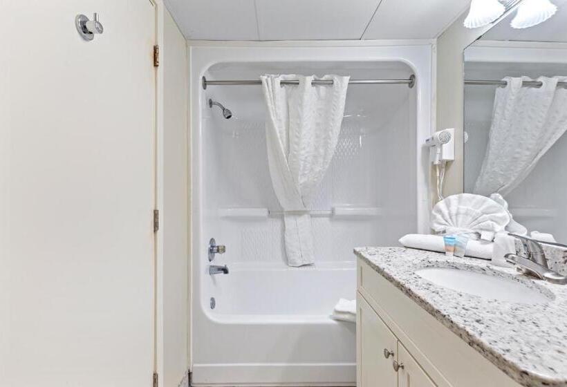 سوییت, Sandy Beach Resort