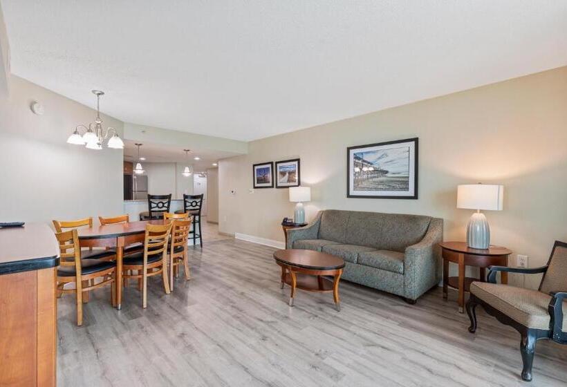 سوییت سوپریور با چشمانداز دریا, Sandy Beach Resort