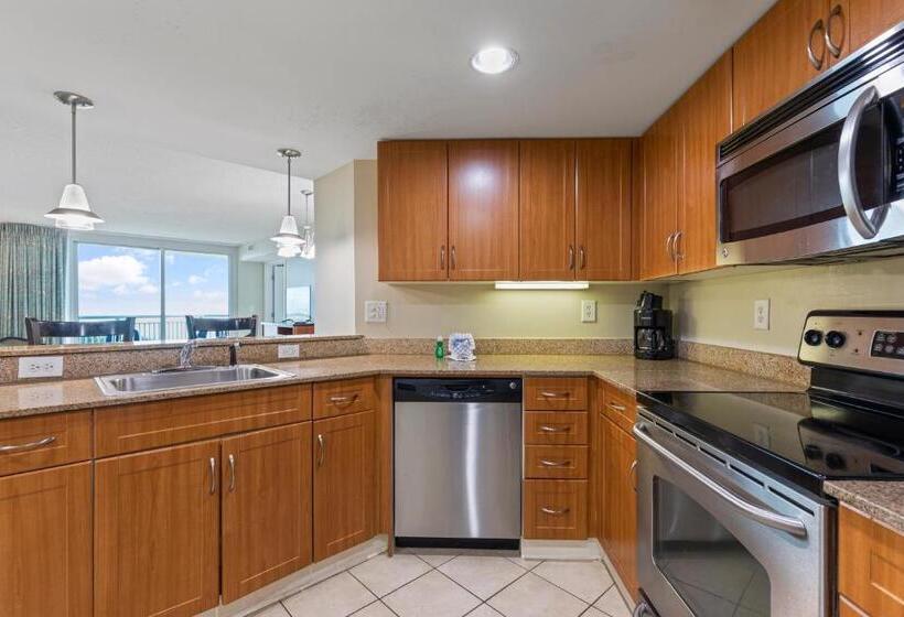 سوییت سوپریور با چشمانداز دریا, Sandy Beach Resort