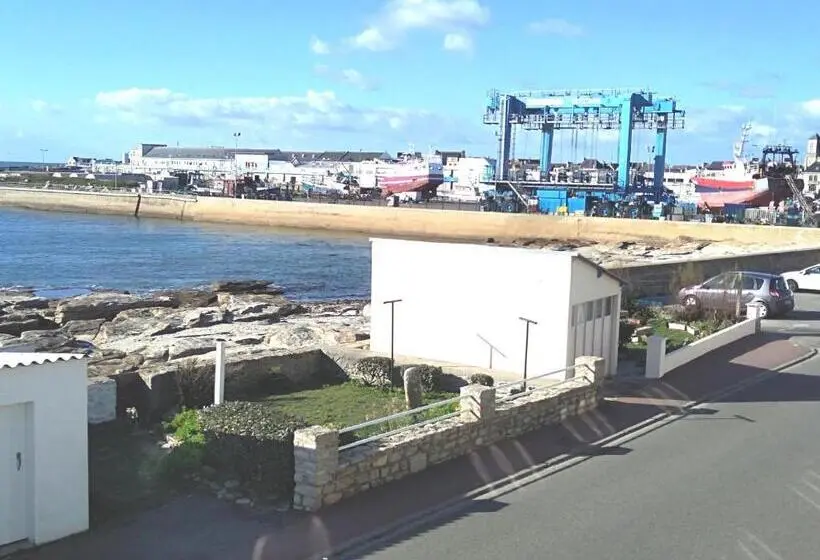 デラックスルーム, La Rose Des Mers