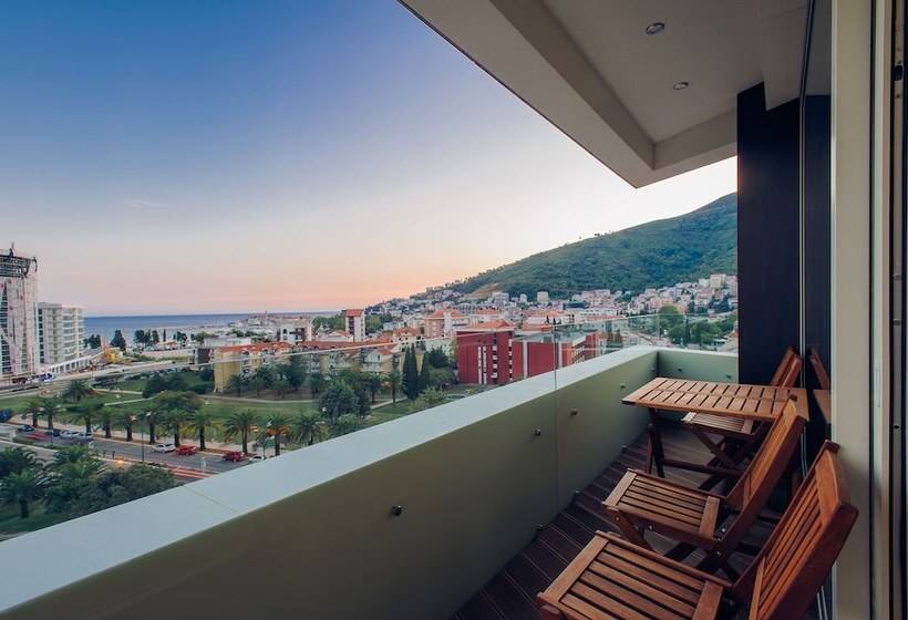 1 Bedroom Deluxe Apartment Sea View, Sky View Luxury Apartments