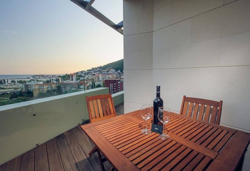 1 Bedroom Deluxe Apartment Sea View, Sky View Luxury Apartments