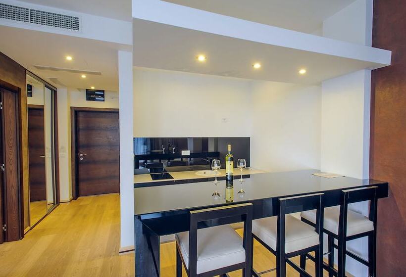 1 Bedroom Deluxe Apartment Sea View, Sky View Luxury Apartments