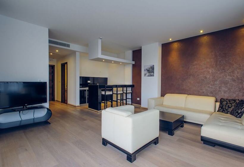 1 Bedroom Deluxe Apartment Sea View, Sky View Luxury Apartments