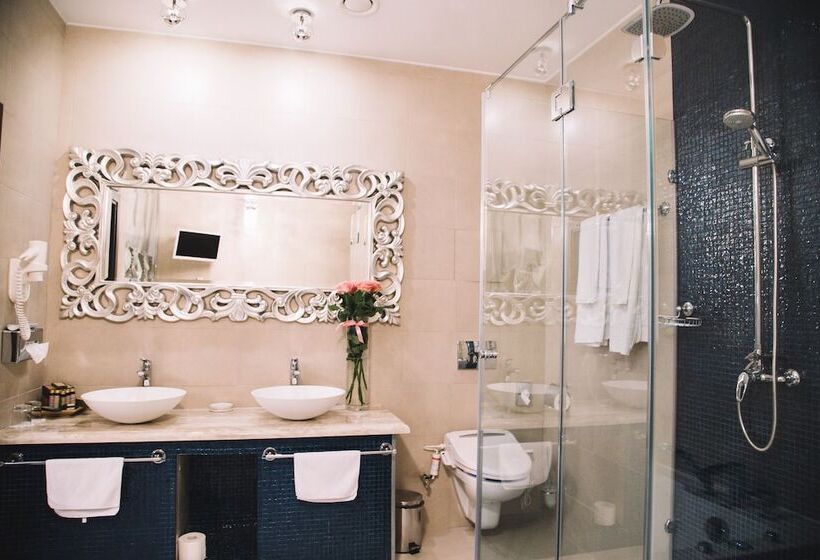 Полулюкс, Author Boutique