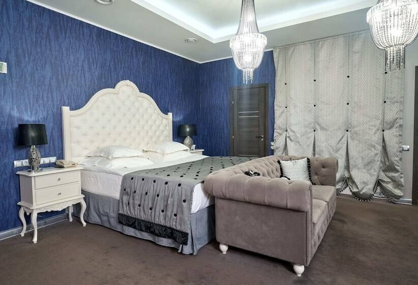 Полулюкс, Author Boutique