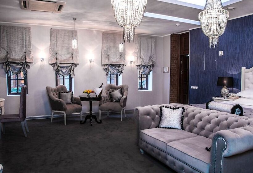 Полулюкс, Author Boutique