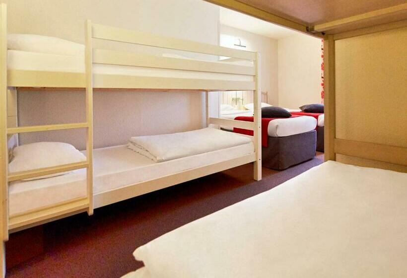 标准间, Campanile Val De France