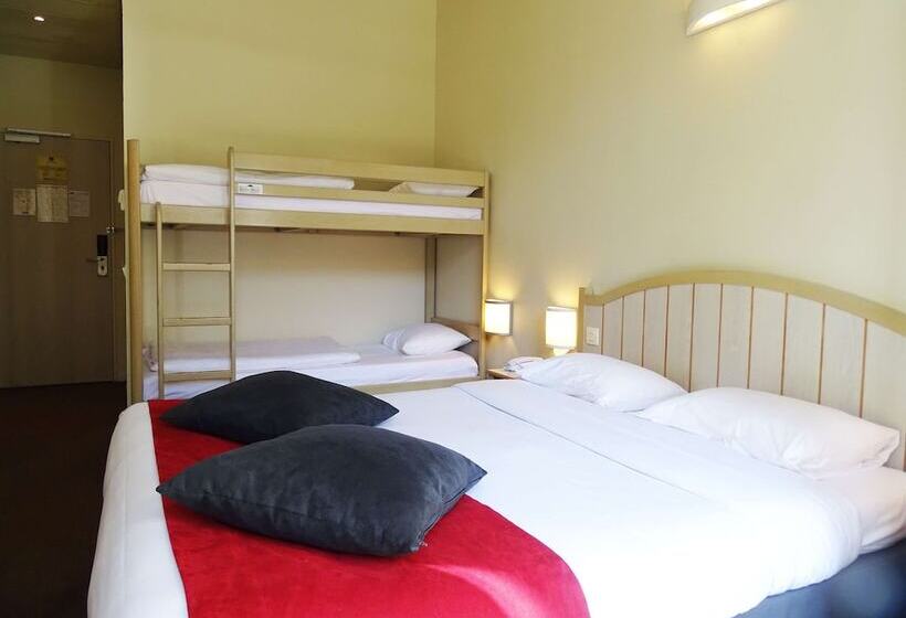 标准间, Campanile Val De France