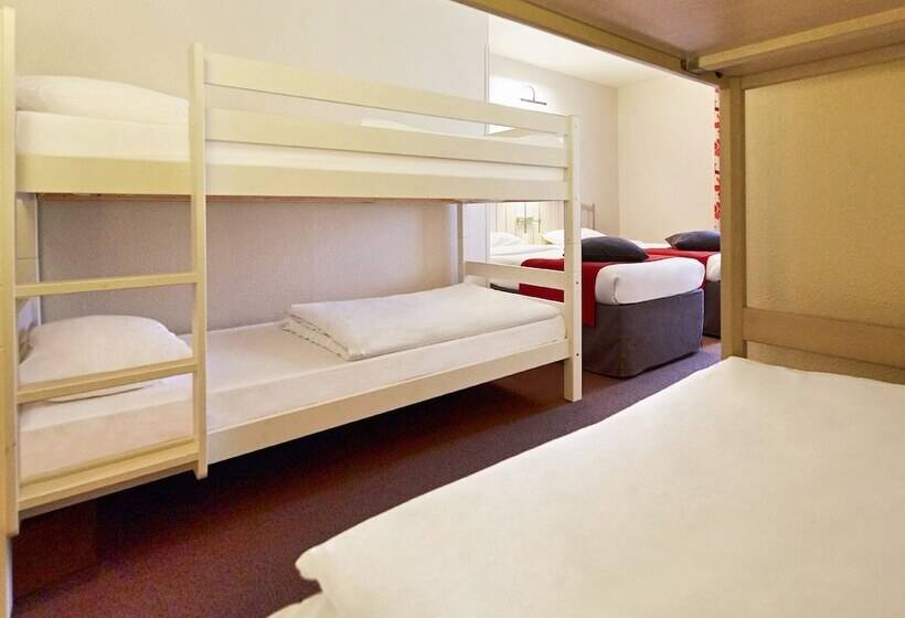 标准间, Campanile Val De France